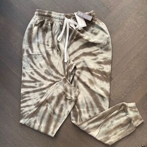 No comment by forever 21 green tie die sweatpants NWT